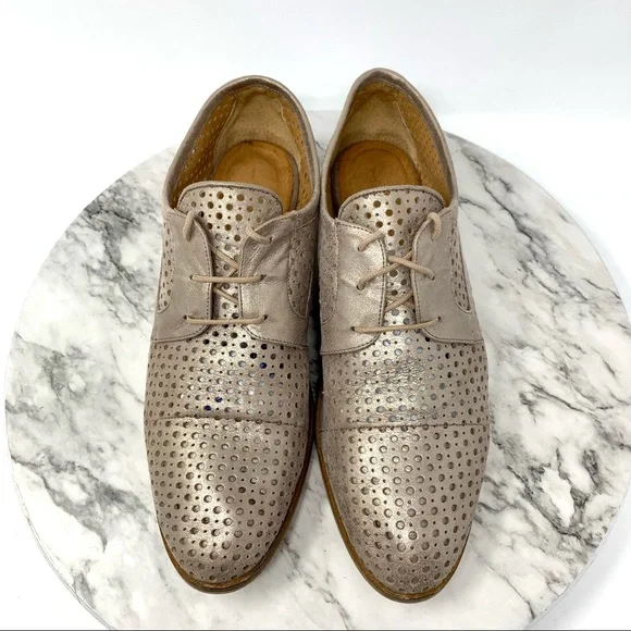 Anthropologie + Gee WaWa Metallic Perforated Oxford Flats 41 Spain Classic Boho
